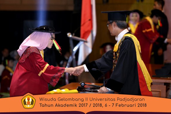 wisuda unpad gel II TA 2017-2018 MIPA Oleh Rektor 101