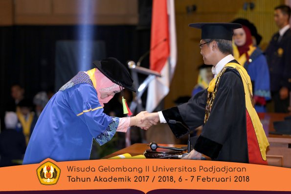 wisuda unpad gel II TA 2017-2018 MIPA Oleh Rektor 201