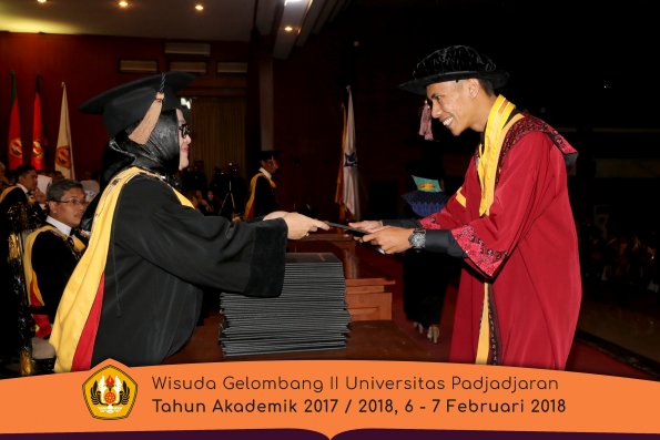 wisuda unpad gel II TA 2017-2018 Fakultas Peternakan  Oleh Dekan 002