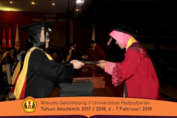 wisuda unpad gel II TA 2017-2018 Fakultas Peternakan  Oleh Dekan 020