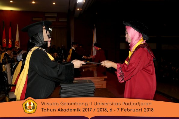 wisuda unpad gel II TA 2017-2018 Fakultas Peternakan  Oleh Dekan 021