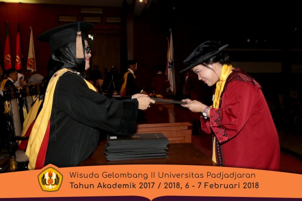 wisuda unpad gel II TA 2017-2018 Fakultas Peternakan  Oleh Dekan 026
