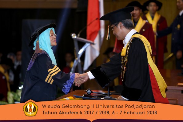 wisuda unpad gel II TA 2017-2018 Fakultas Peternakan  Oleh Rektor 001