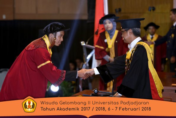 wisuda unpad gel II TA 2017-2018 Fakultas Peternakan  Oleh Rektor 003