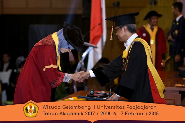 wisuda unpad gel II TA 2017-2018 Fakultas Peternakan  Oleh Rektor 004