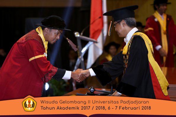 wisuda unpad gel II TA 2017-2018 Fakultas Peternakan  Oleh Rektor 005