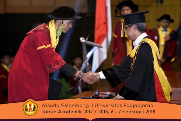 wisuda unpad gel II TA 2017-2018 Fakultas Peternakan  Oleh Rektor 008
