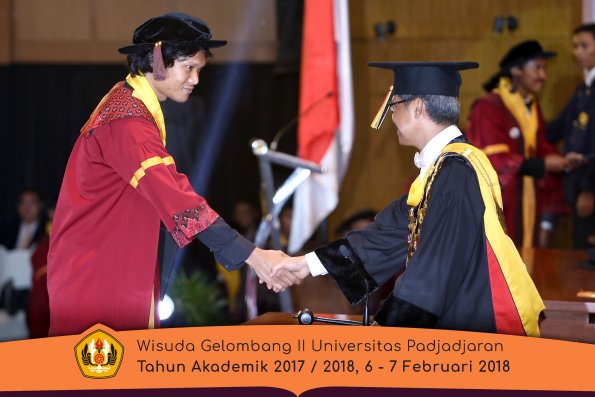 wisuda unpad gel II TA 2017-2018 Fakultas Peternakan  Oleh Rektor 009