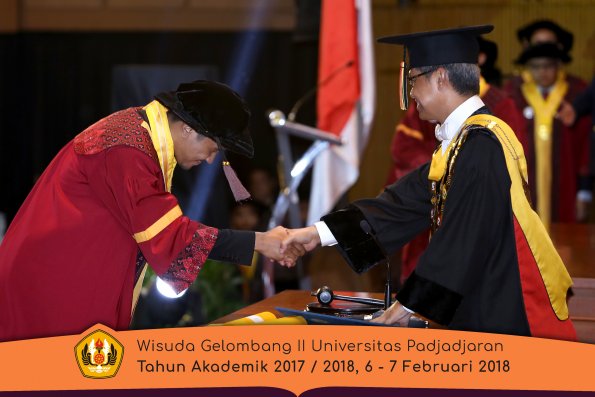 wisuda unpad gel II TA 2017-2018 Fakultas Peternakan  Oleh Rektor 010