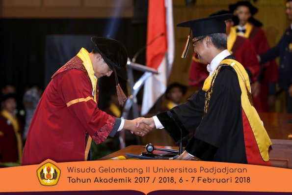 wisuda unpad gel II TA 2017-2018 Fakultas Peternakan  Oleh Rektor 011