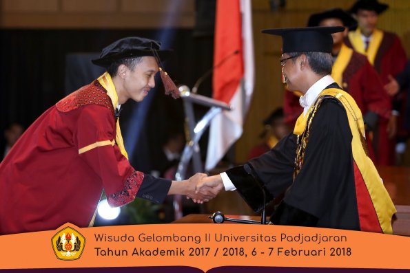 wisuda unpad gel II TA 2017-2018 Fakultas Peternakan  Oleh Rektor 013
