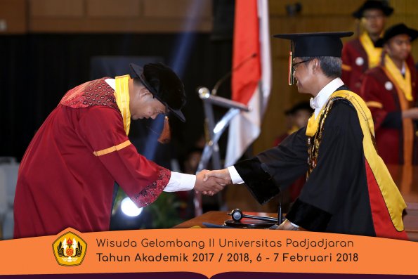 wisuda unpad gel II TA 2017-2018 Fakultas Peternakan  Oleh Rektor 017