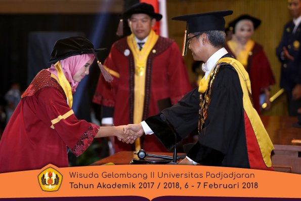 wisuda unpad gel II TA 2017-2018 Fakultas Peternakan  Oleh Rektor 021