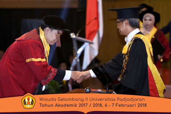 wisuda unpad gel II TA 2017-2018 Fakultas Peternakan  Oleh Rektor 022