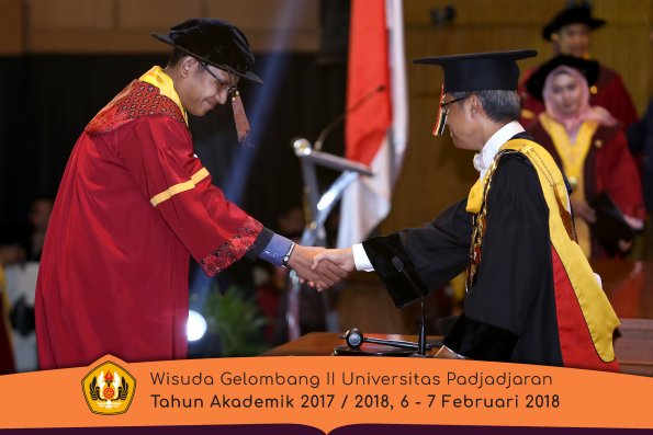 wisuda unpad gel II TA 2017-2018 Fakultas Peternakan  Oleh Rektor 032
