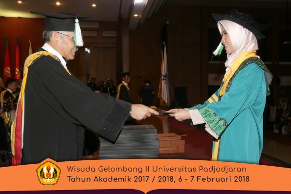 wisuda unpad gel II TA 2017-2018 Fakultas  Pertanian  Oleh Dekan  003