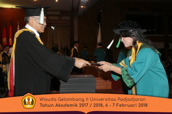 wisuda unpad gel II TA 2017-2018 Fakultas  Pertanian  Oleh Dekan  007