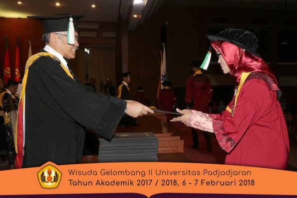 wisuda unpad gel II TA 2017-2018 Fakultas  Pertanian  Oleh Dekan  011
