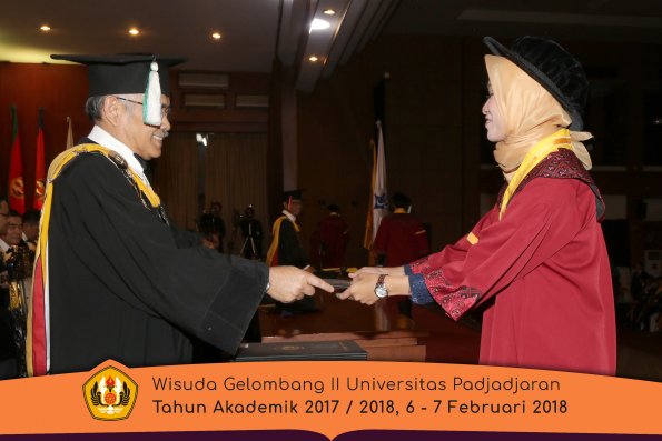 wisuda unpad gel II TA 2017-2018 Fakultas  Pertanian  Oleh Dekan  017