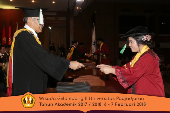 wisuda unpad gel II TA 2017-2018 Fakultas  Pertanian  Oleh Dekan  025