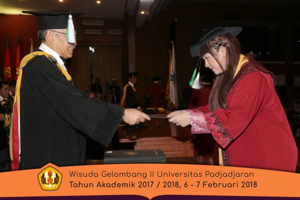 wisuda unpad gel II TA 2017-2018 Fakultas  Pertanian  Oleh Dekan  026