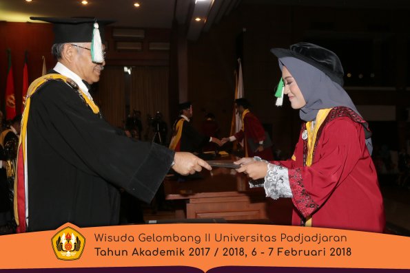 wisuda unpad gel II TA 2017-2018 Fakultas  Pertanian  Oleh Dekan  033