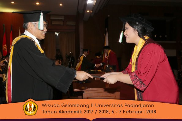 wisuda unpad gel II TA 2017-2018 Fakultas  Pertanian  Oleh Dekan  041