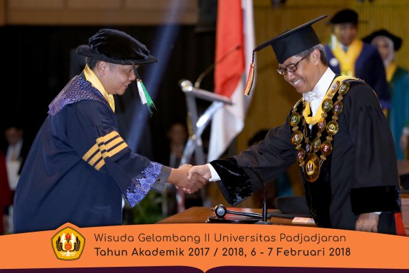 wisuda unpad gel II TA 2017-2018 Fakultas  Pertanian  Oleh  Rektor 001