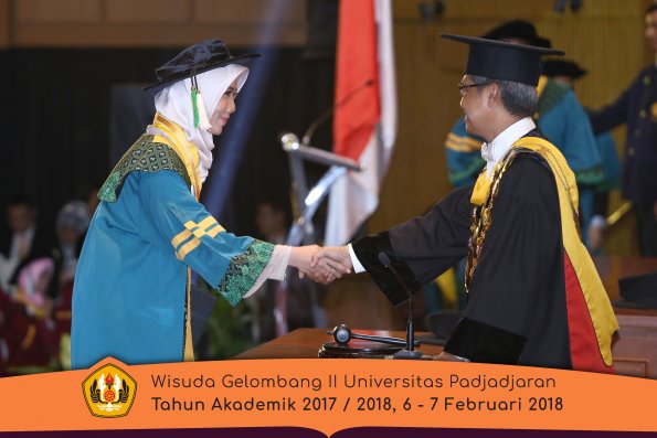 wisuda unpad gel II TA 2017-2018 Fakultas  Pertanian  Oleh  Rektor 005
