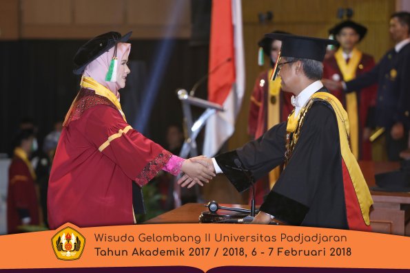 wisuda unpad gel II TA 2017-2018 Fakultas  Pertanian  Oleh  Rektor 015
