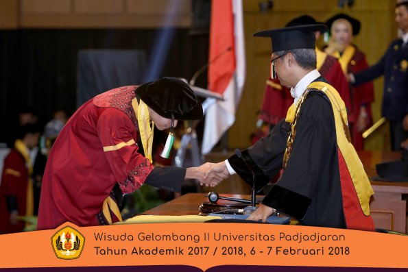 wisuda unpad gel II TA 2017-2018 Fakultas  Pertanian  Oleh  Rektor 017