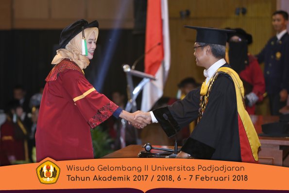 wisuda unpad gel II TA 2017-2018 Fakultas  Pertanian  Oleh  Rektor 019