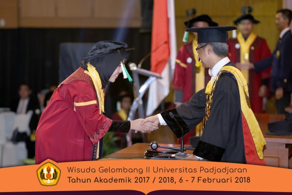 wisuda unpad gel II TA 2017-2018 Fakultas  Pertanian  Oleh  Rektor 036