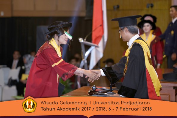 wisuda unpad gel II TA 2017-2018 Fakultas  Pertanian  Oleh  Rektor 039