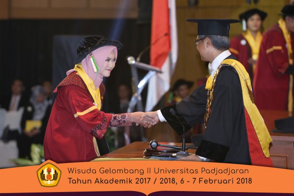 wisuda unpad gel II TA 2017-2018 Fakultas  Pertanian  Oleh  Rektor 041