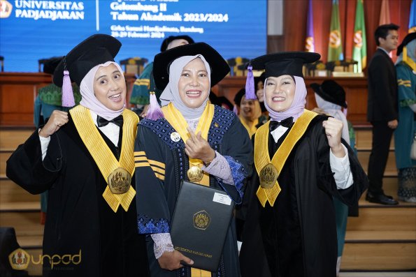 LIPUTAN WISUDA UNPAD GEL II TA 2023-2024 SESI 1 (100)