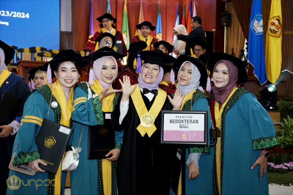 LIPUTAN WISUDA UNPAD GEL II TA 2023-2024 SESI 1 (101)