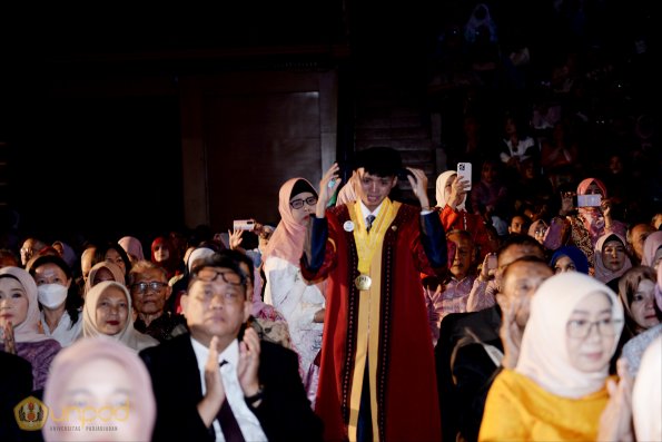 LIPUTAN WISUDA UNPAD GEL II TA 2023-2024 SESI 1 (136)