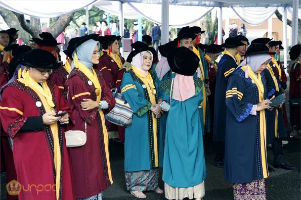 LIPUTAN WISUDA UNPAD GEL II TA 2023-2024 SESI 1 (17)