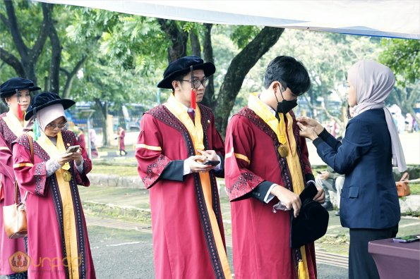 LIPUTAN WISUDA UNPAD GEL II TA 2023-2024 SESI 1 (18)