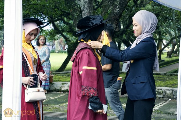 LIPUTAN WISUDA UNPAD GEL II TA 2023-2024 SESI 1 (19)