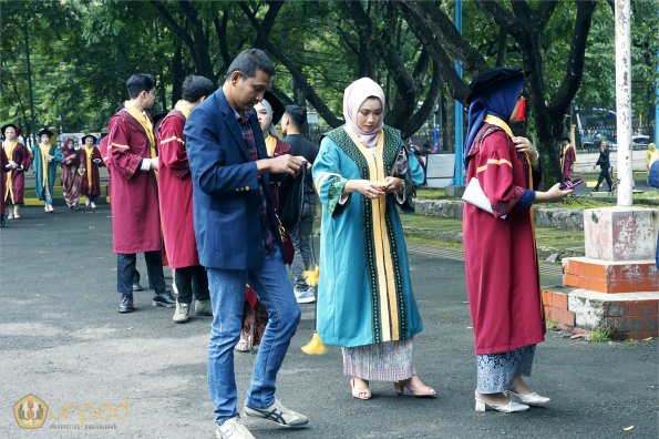 LIPUTAN WISUDA UNPAD GEL II TA 2023-2024 SESI 1 (20)