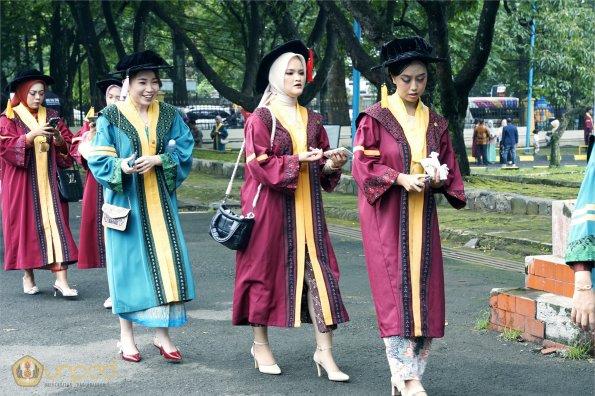 LIPUTAN WISUDA UNPAD GEL II TA 2023-2024 SESI 1 (23)