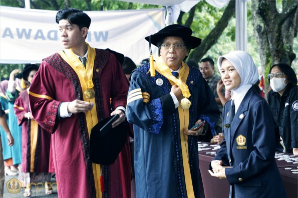 LIPUTAN WISUDA UNPAD GEL II TA 2023-2024 SESI 1 (24)