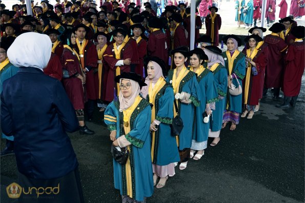 LIPUTAN WISUDA UNPAD GEL II TA 2023-2024 SESI 1 (26)