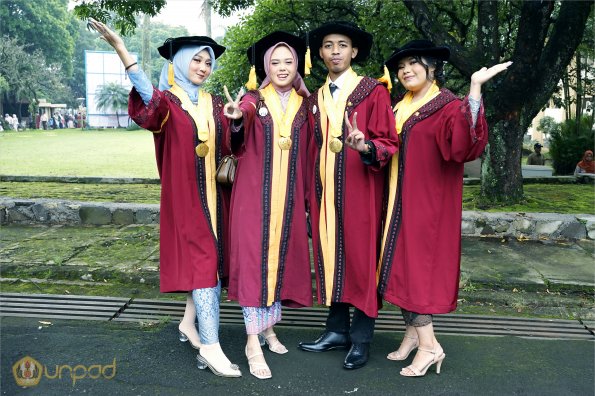 LIPUTAN WISUDA UNPAD GEL II TA 2023-2024 SESI 1 (3)