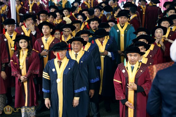 LIPUTAN WISUDA UNPAD GEL II TA 2023-2024 SESI 1 (30)