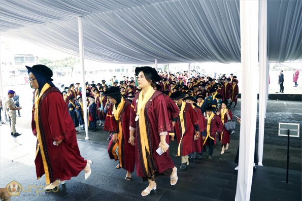 LIPUTAN WISUDA UNPAD GEL II TA 2023-2024 SESI 1 (31)