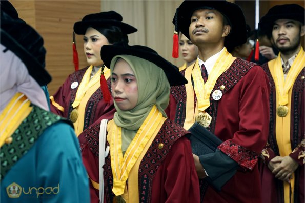 LIPUTAN WISUDA UNPAD GEL II TA 2023-2024 SESI 1 (35)