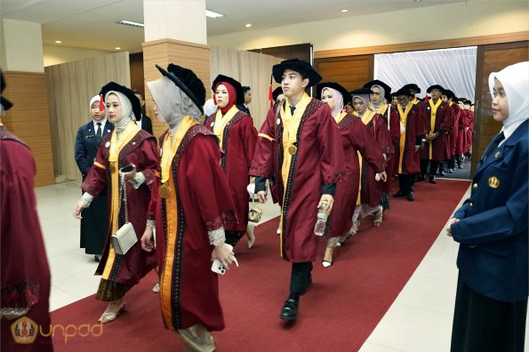 LIPUTAN WISUDA UNPAD GEL II TA 2023-2024 SESI 1 (38)